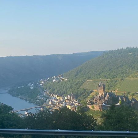 Pension Mit Moselblick Klotten Exterior foto