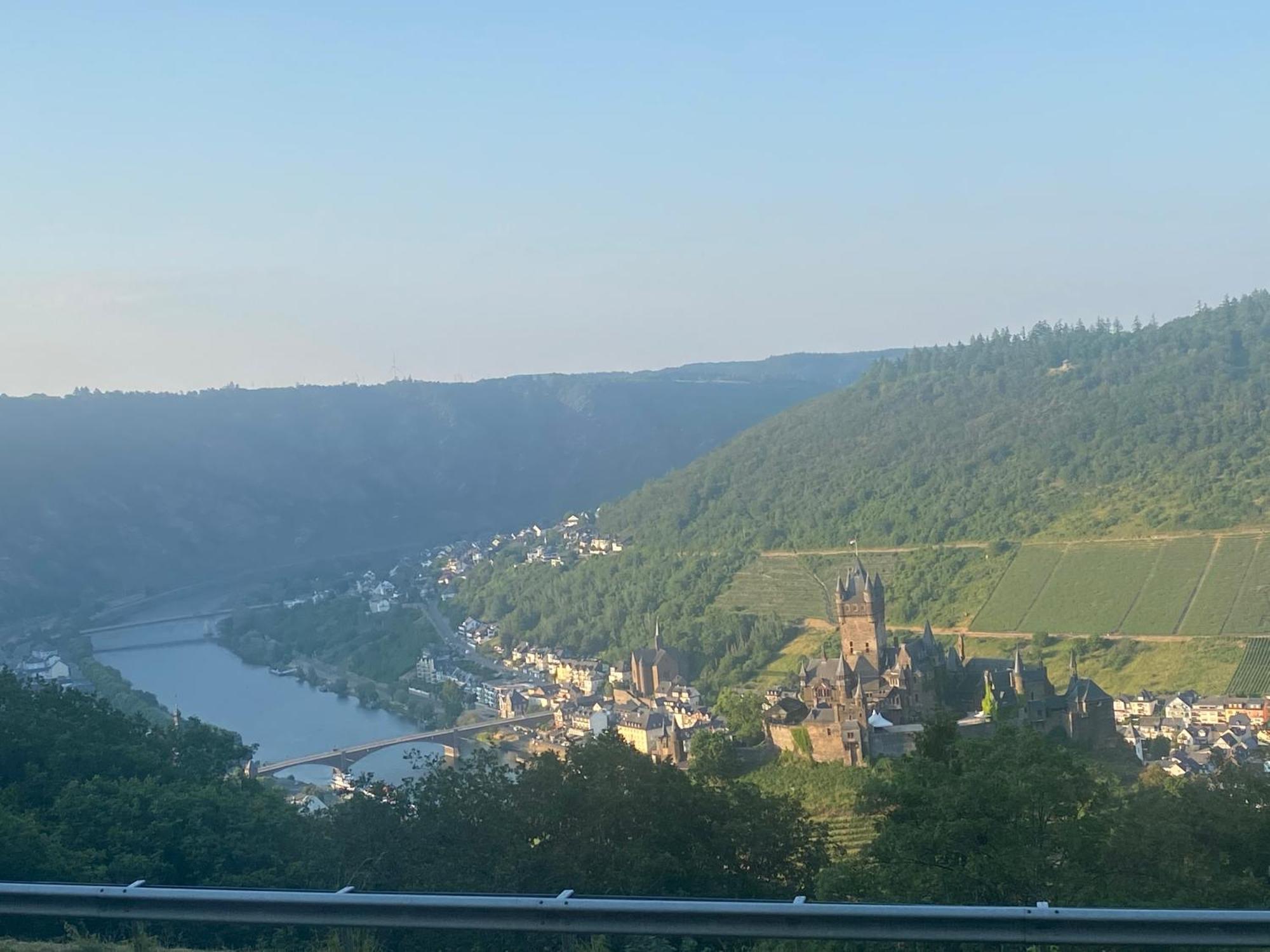 Pension Mit Moselblick Klotten Exterior foto